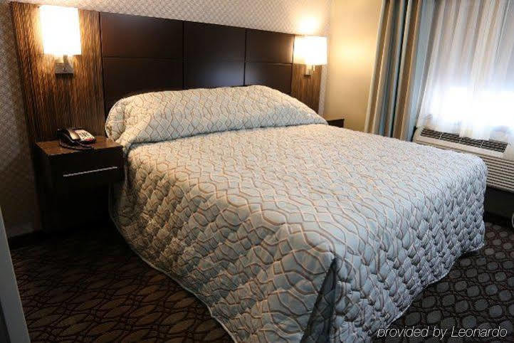 埃尔姆伍德帕克 埃尔姆伍德红地毯旅店酒店 外观 照片