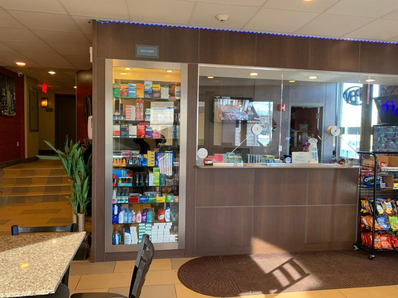 埃尔姆伍德帕克 埃尔姆伍德红地毯旅店酒店 外观 照片